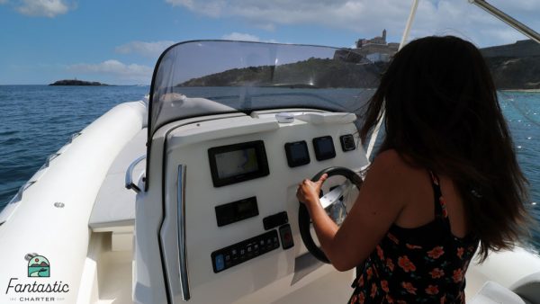 Alquiler de lanchas con patron en ibiza